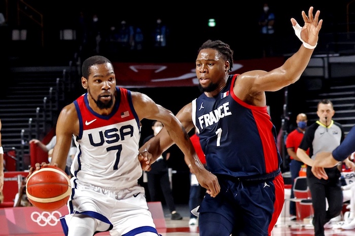 United States forward Kevin Durant (7).